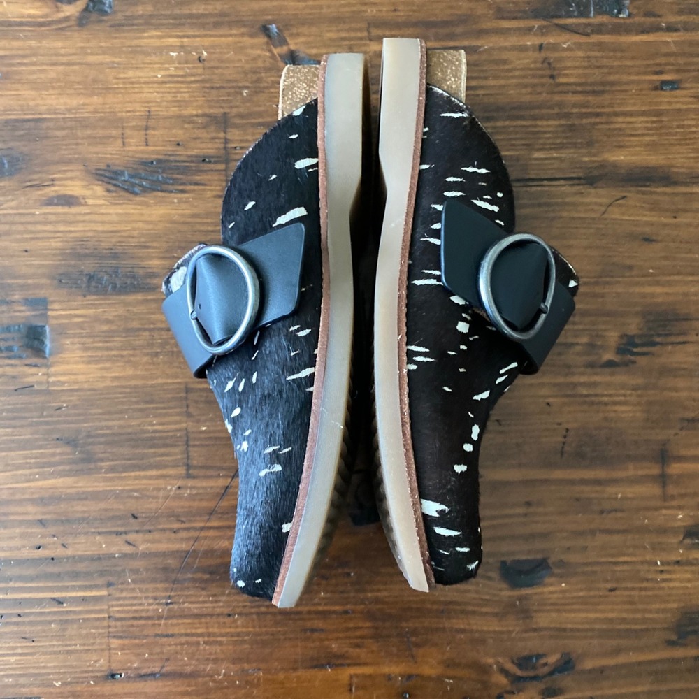 Sofft Billie Women Black White Cow Hair Spotted Buckle Strap Mules Clogs Size 6M - Picture 6 of 10